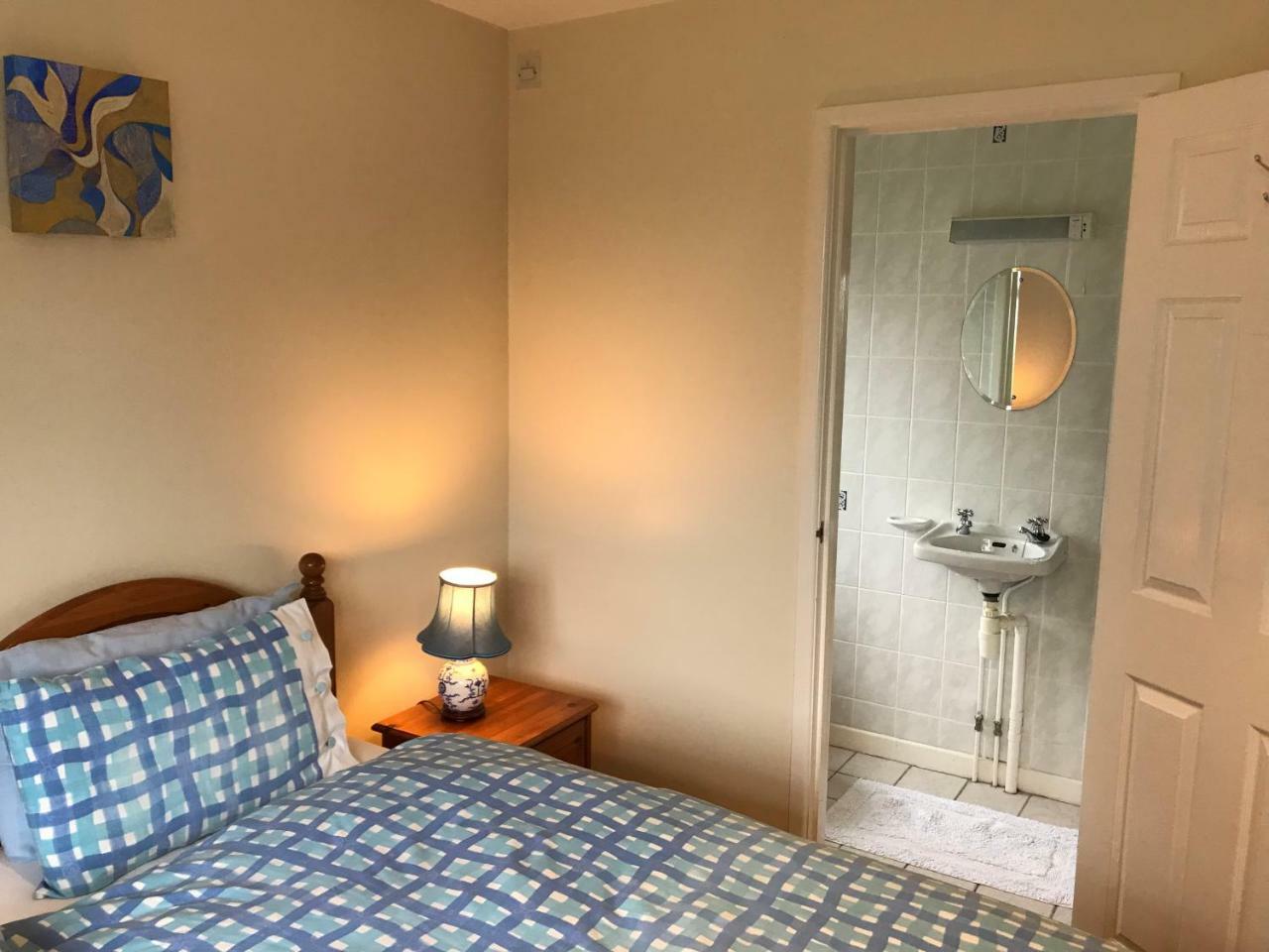 Barnfield Bed And Breakfast Downton  Extérieur photo